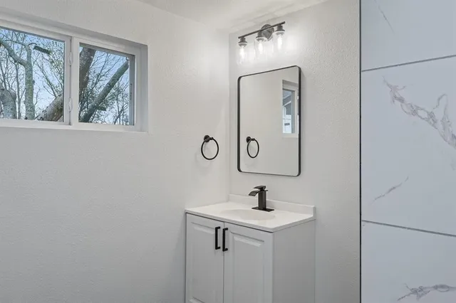 $245,000 | 302 Suzanne, Palmer, TX 75152