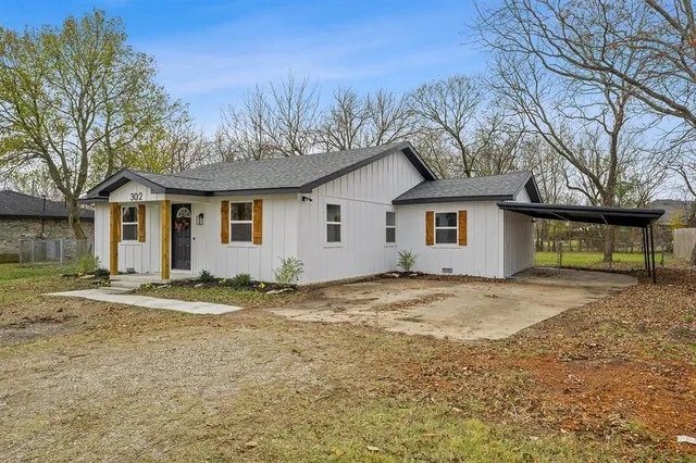 $245,000 | 302 Suzanne, Palmer, TX 75152