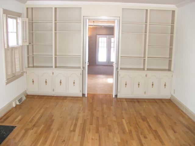 143 South Cassingham Road Columbus, OH 43209 - Photo 9 of 17