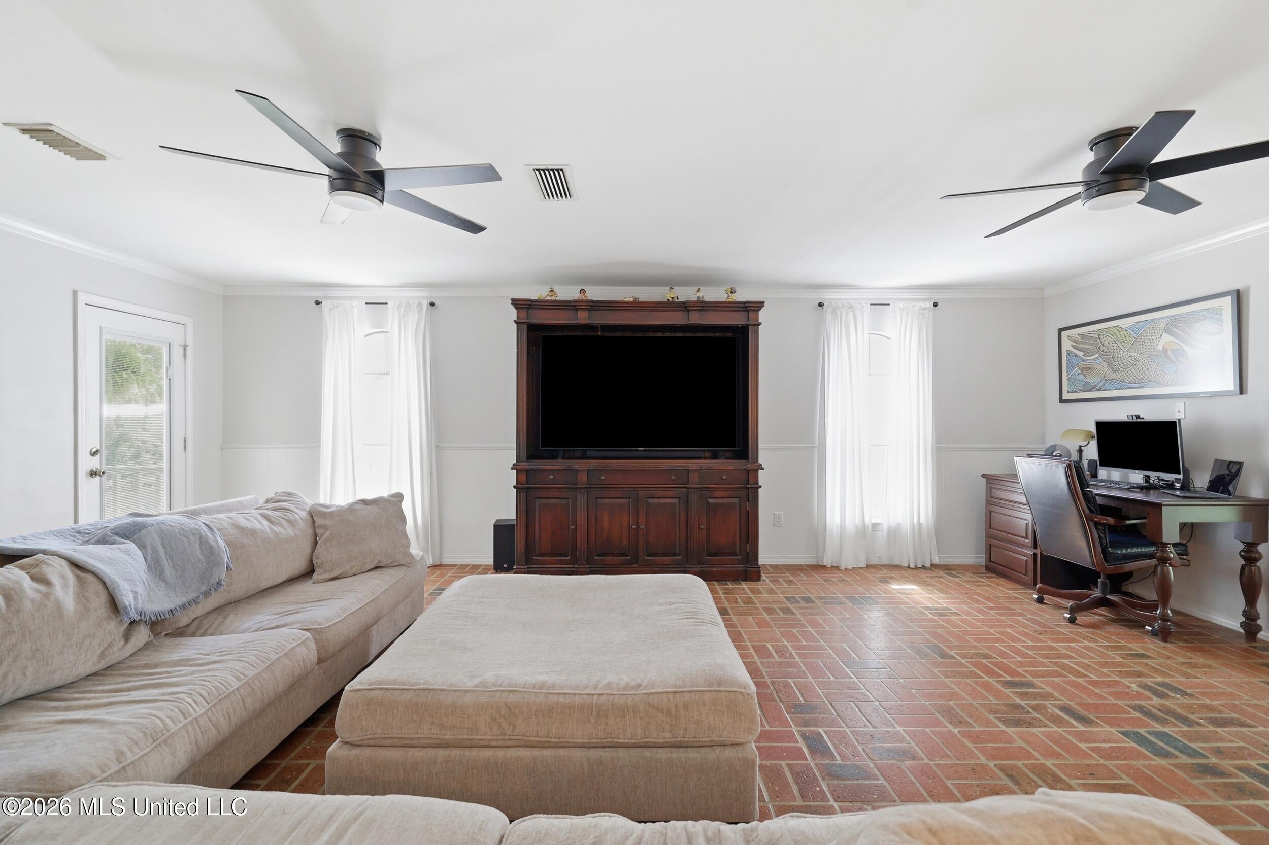 2033 Pascagoula River Road Moss Point, MS 39562 - Photo 12 of 69 12_r6__9869