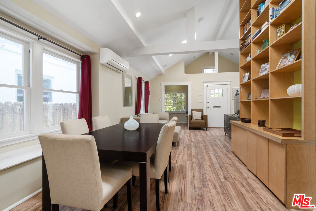 428 Rialto Avenue Venice, CA 90291 - Photo 12 of 38