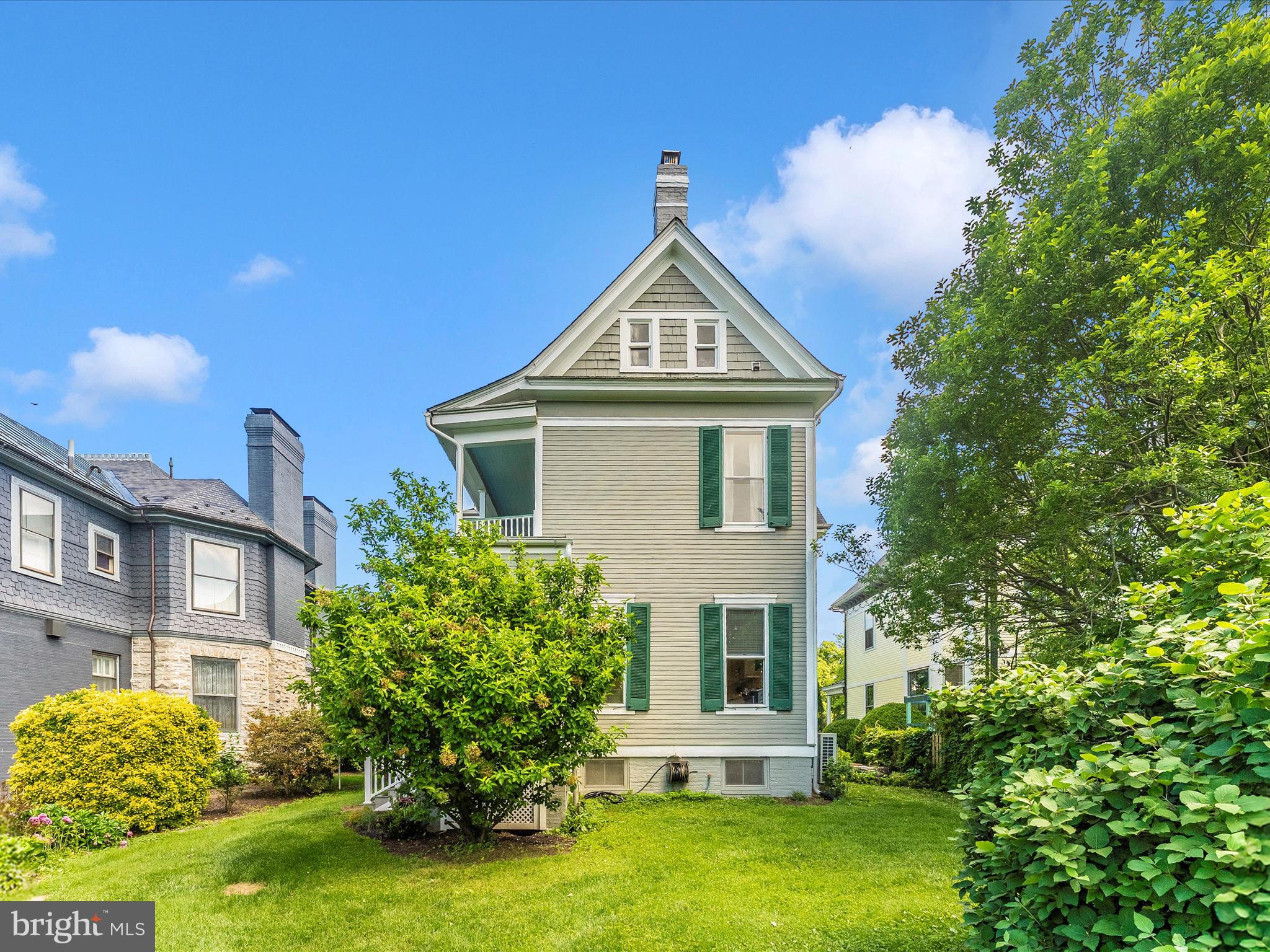 18 Clarke Place Frederick, MD 21701 - Photo 62 of 74 a front view of a house with garden