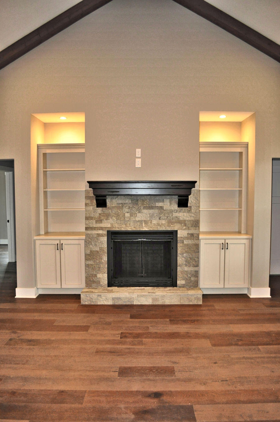 1320 Rippling Waters Circle Sevierville, TN 37876 - Photo 20 of 40 living room6