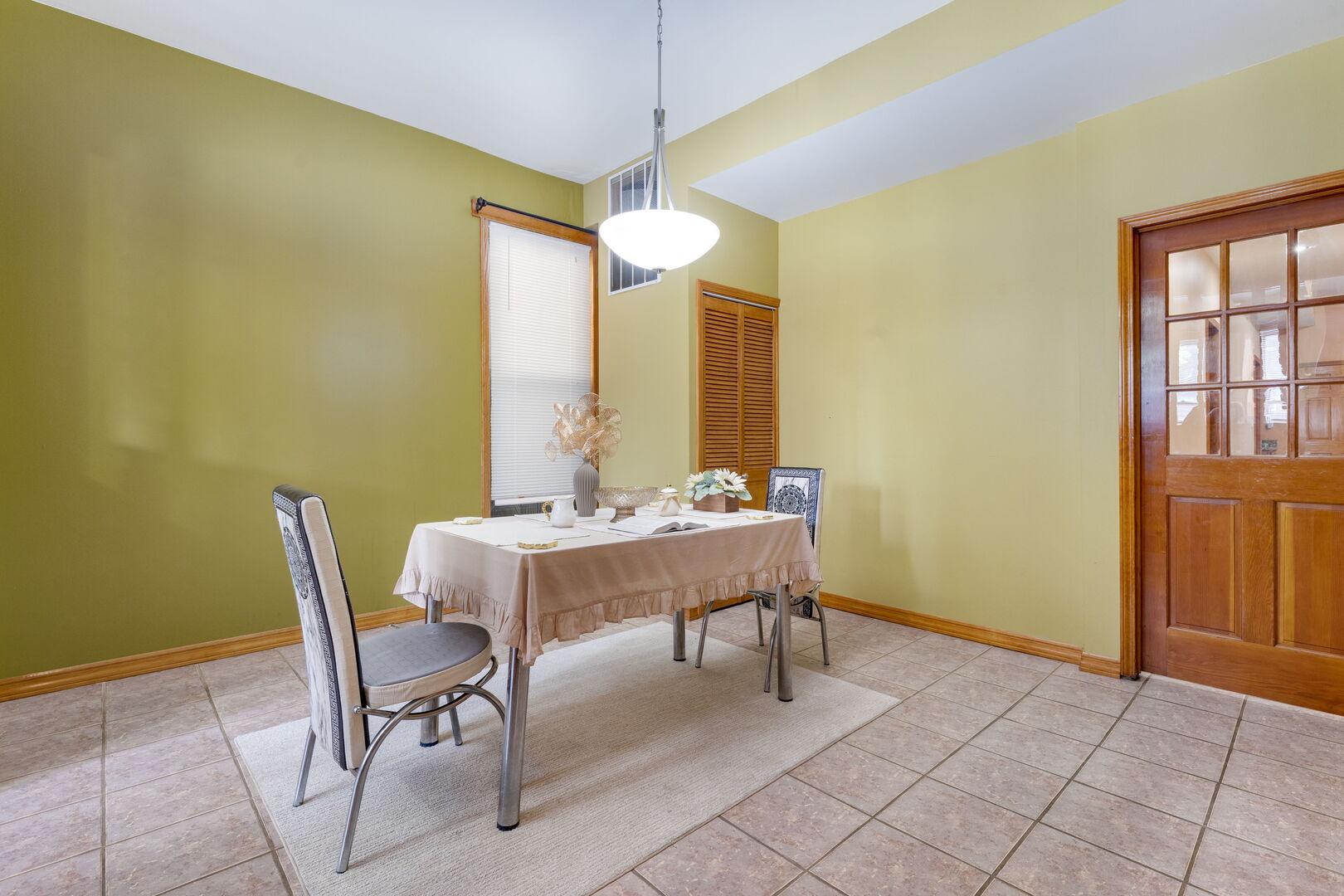 2312 West Taylor Street Chicago, IL 60612 - Photo 6 of 13 a dining room with furniture and window
