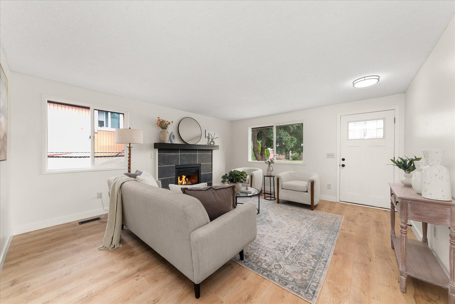 611 East Bismark Avenue Spokane, WA 99208 - Photo 3 of 35