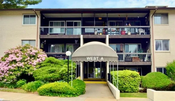 $260,000 | 400 Narragansett Parkway, Unit WA11, Warwick, RI 02888