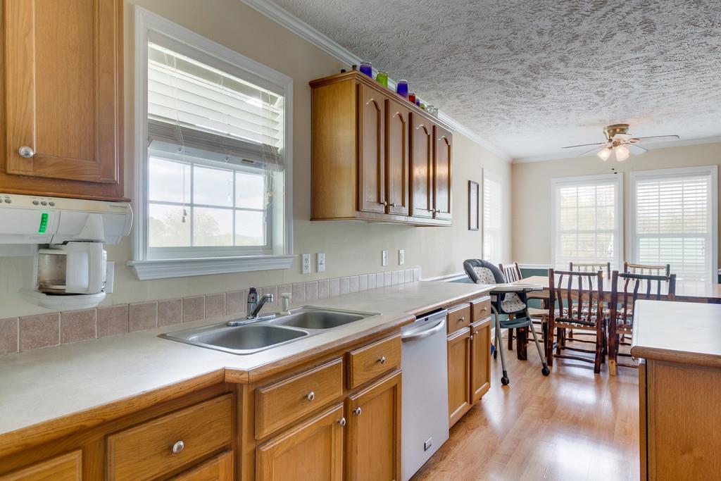 7949 Golf Club Road Mount Pleasant, TN 38474 - Photo 11 of 30 Gallery Image 11