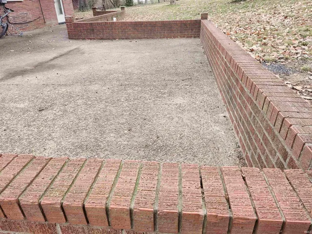 $225,000 | 1452 Bonnie View Drive, Evansville, IN 47715