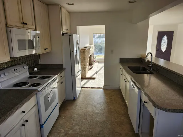 $225,000 | 1452 Bonnie View Drive, Evansville, IN 47715