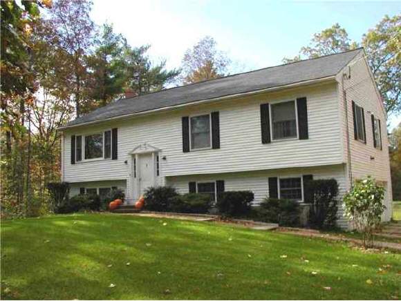 31 Piscataqua Road Dover, NH 03820 - Photo 1 of 5