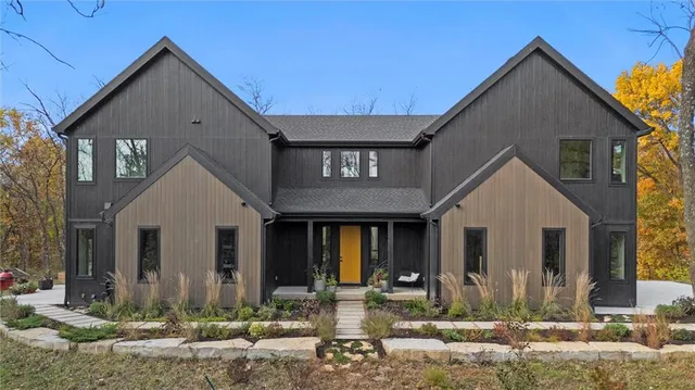 $1,875,000 | 5540 North 107 Street, Kansas City, KS 66109