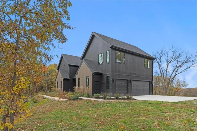 $1,875,000 | 5540 North 107 Street, Kansas City, KS 66109