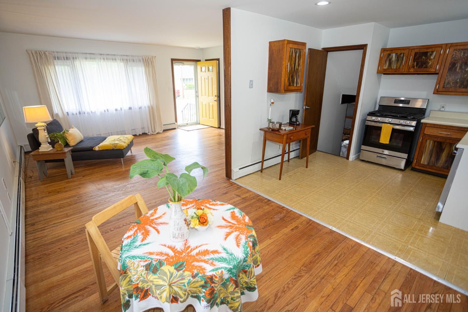 8 Stony Road Edison, NJ 08817 - Photo 14 of 45 Gallery Image 14