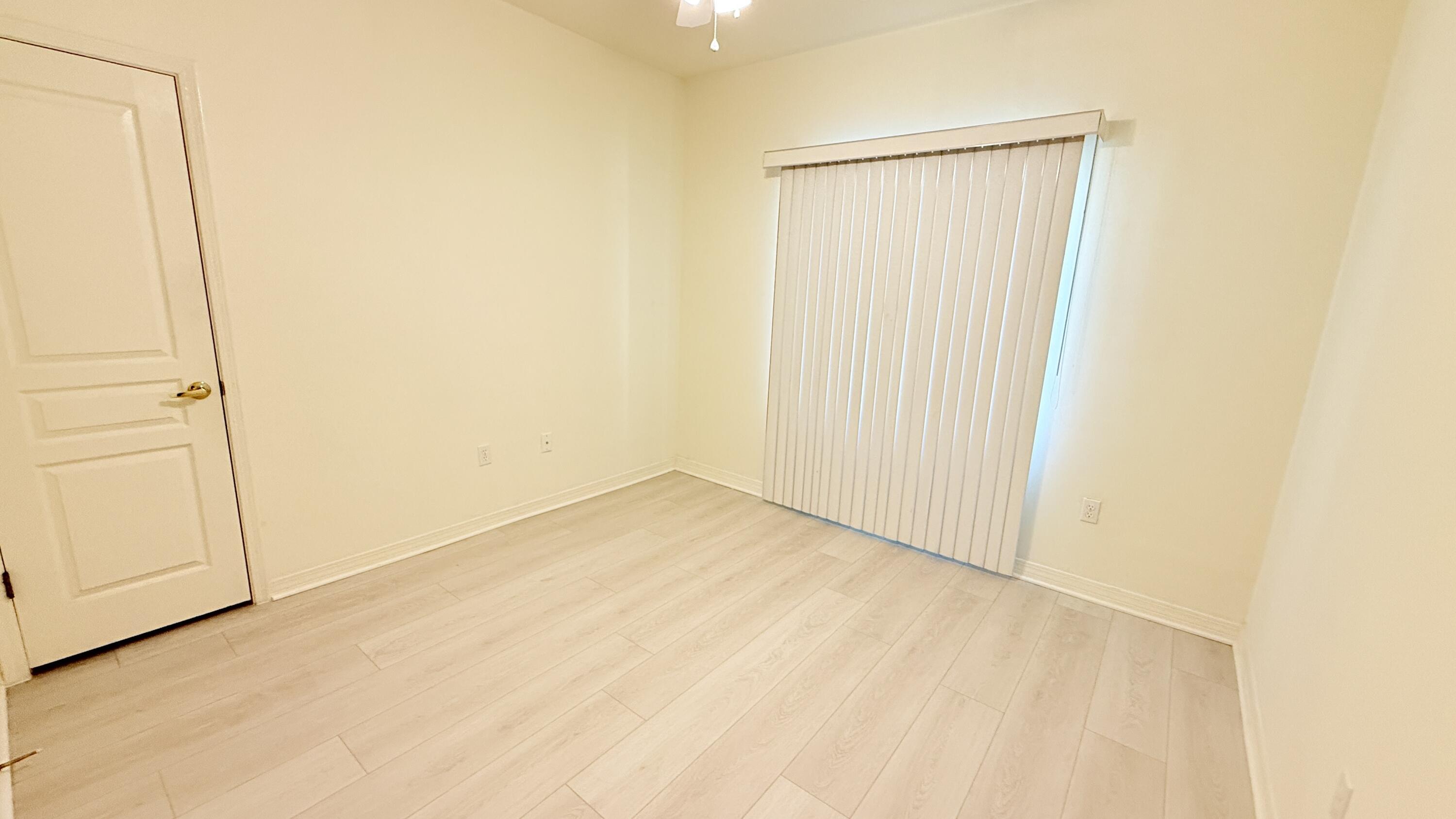 101 Bermuda Way Niceville, FL 32578 - Photo 18 of 42 1st Floor Guest Bedroom