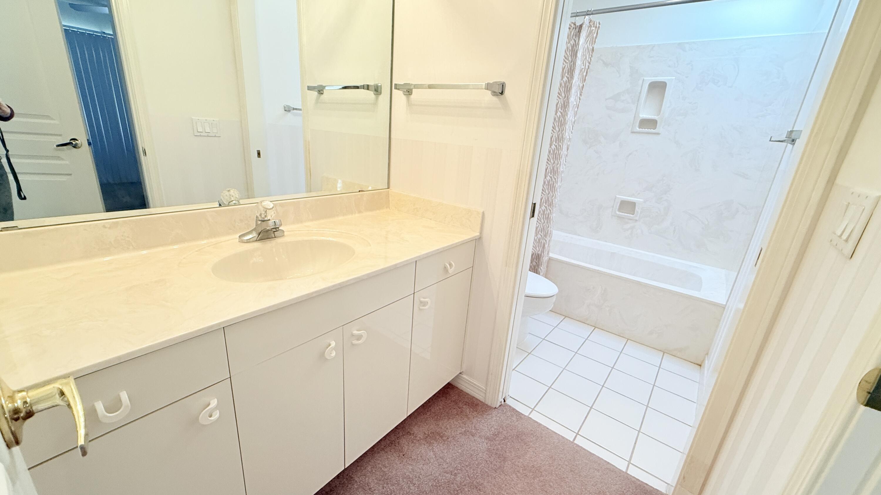 101 Bermuda Way Niceville, FL 32578 - Photo 32 of 42 2nd Floor Bath attached to BR3