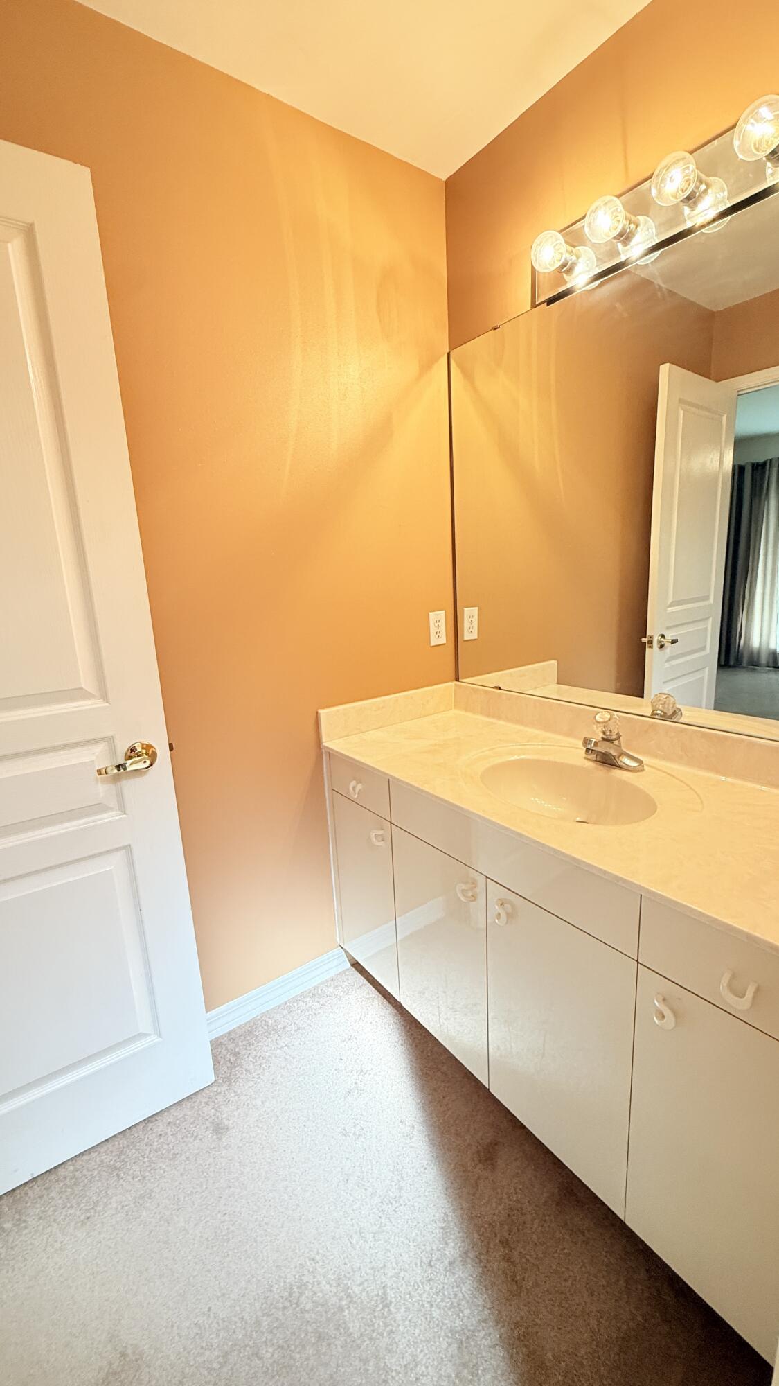 101 Bermuda Way Niceville, FL 32578 - Photo 36 of 42 2nd Floor Bath attached to BR4