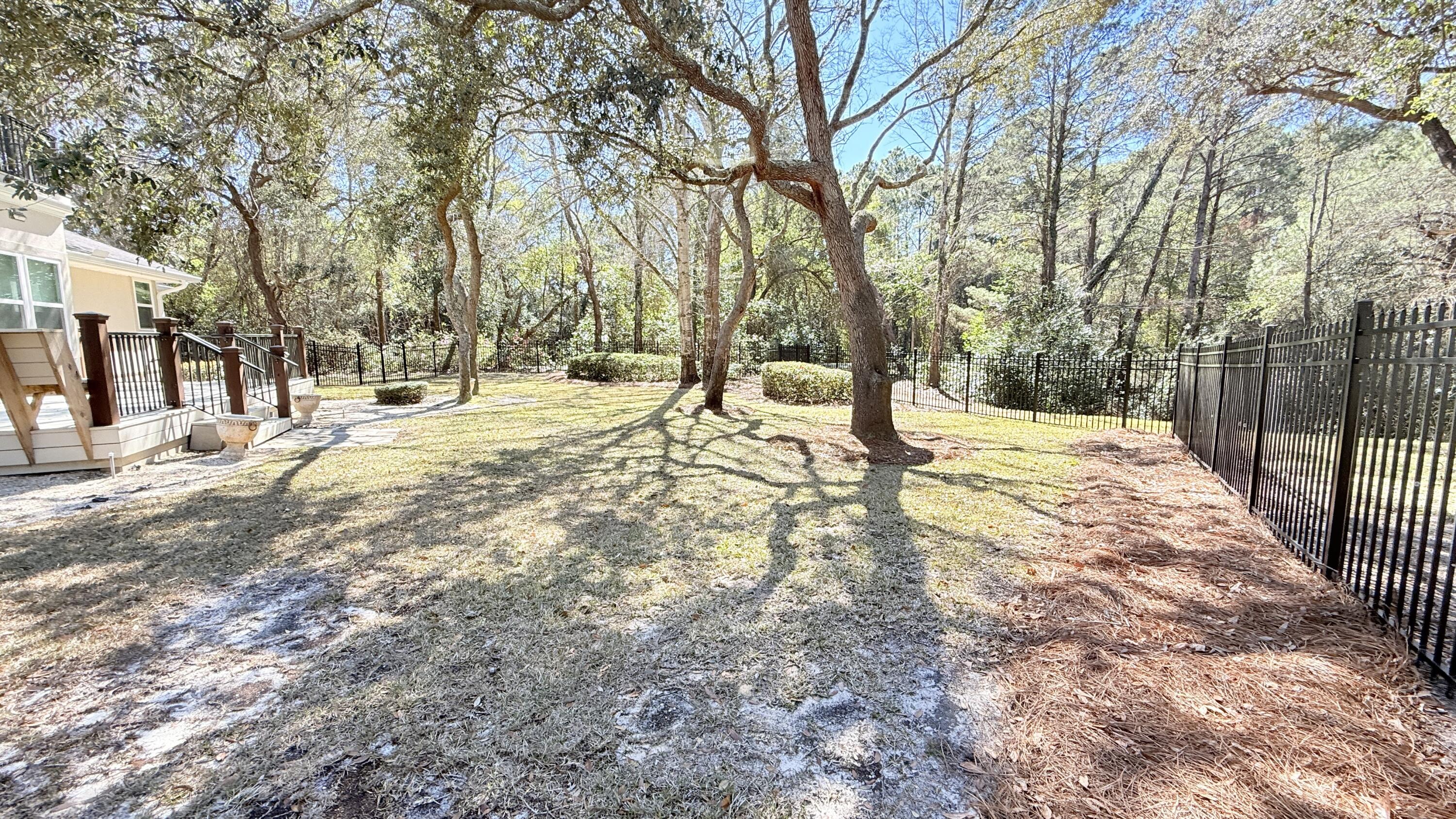 101 Bermuda Way Niceville, FL 32578 - Photo 41 of 42 Lush Yard