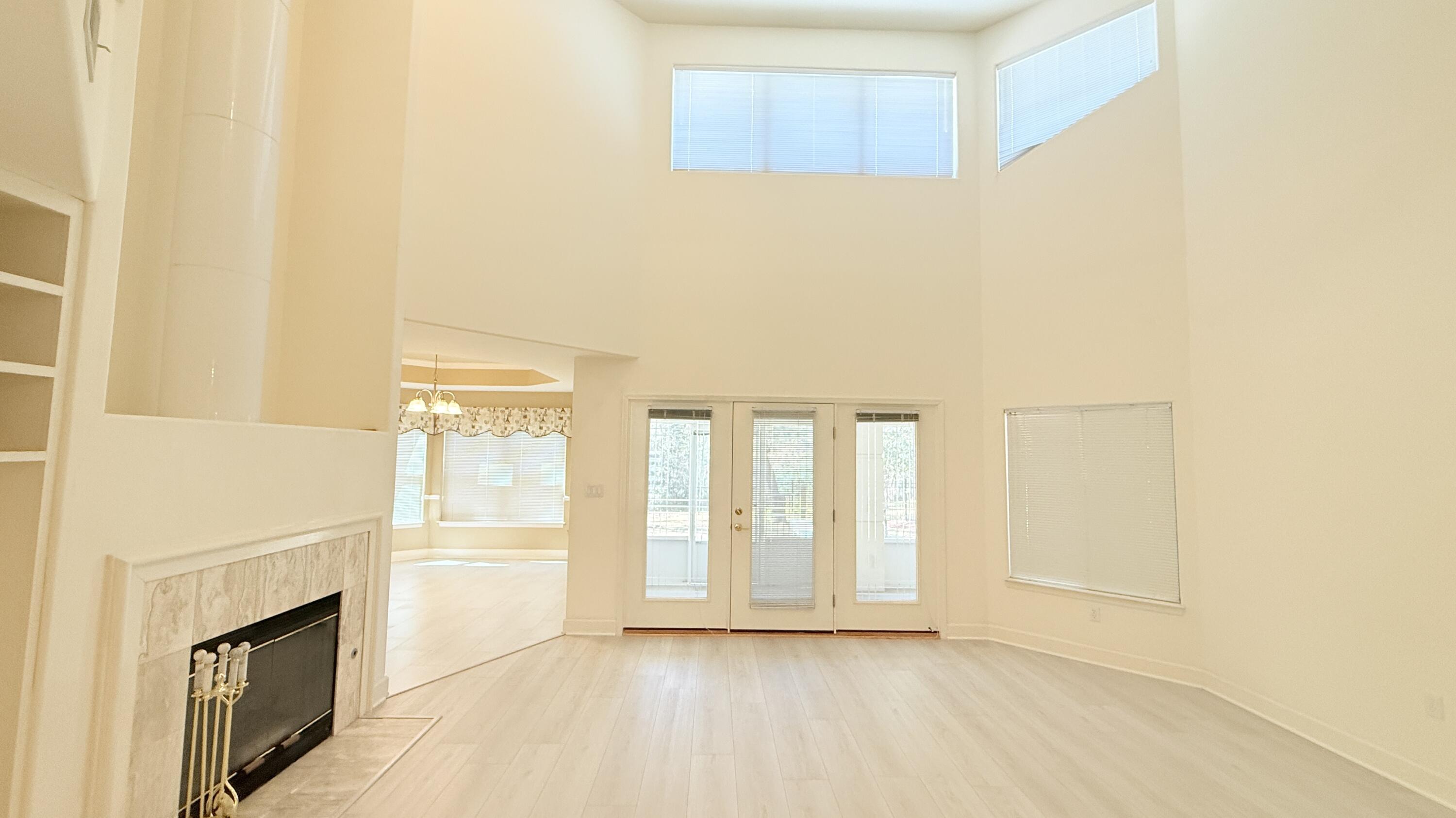 101 Bermuda Way Niceville, FL 32578 - Photo 8 of 42 Living Room