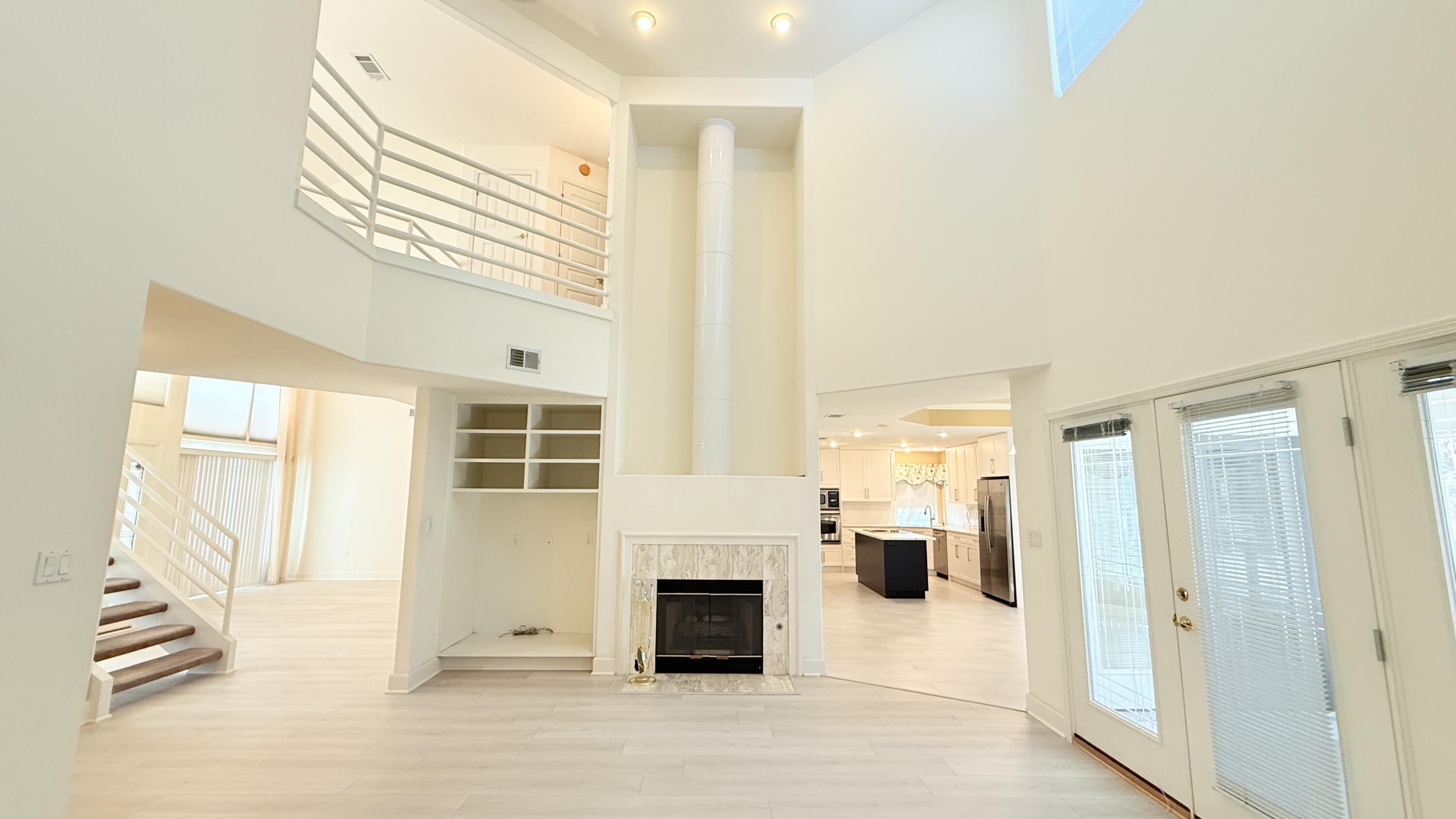 101 Bermuda Way Niceville, FL 32578 - Photo 9 of 42 Living Room