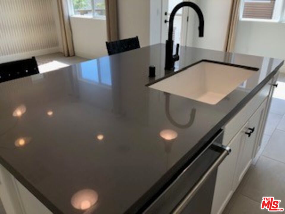 527 Daniel Freeman Circle Inglewood, CA 90301 - Photo 15 of 36 a close view of sink