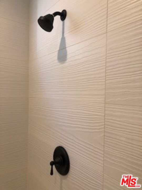 527 Daniel Freeman Circle Inglewood, CA 90301 - Photo 23 of 36 a bathroom with a shower