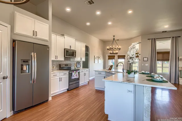 $1,049,000 | 240 Glory Lane, Marion, TX 78124