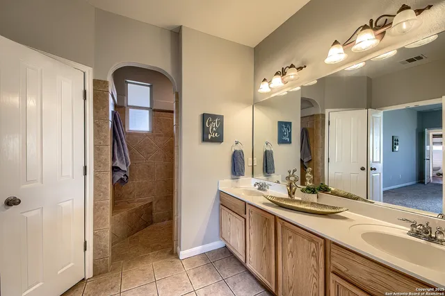 $1,049,000 | 240 Glory Lane, Marion, TX 78124