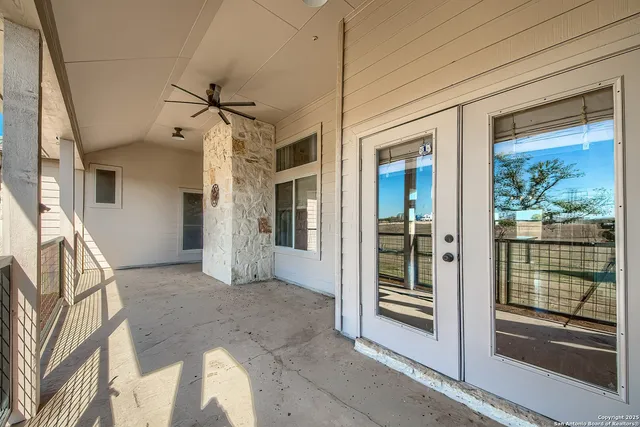 $1,049,000 | 240 Glory Lane, Marion, TX 78124