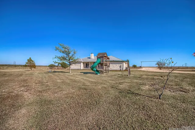 $1,049,000 | 240 Glory Lane, Marion, TX 78124
