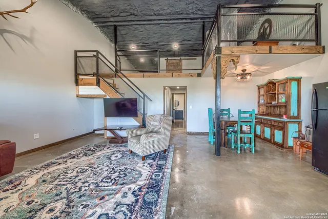 $1,049,000 | 240 Glory Lane, Marion, TX 78124