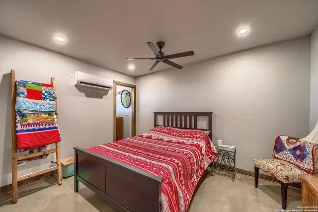 $1,049,000 | 240 Glory Lane, Marion, TX 78124