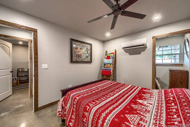 $1,049,000 | 240 Glory Lane, Marion, TX 78124