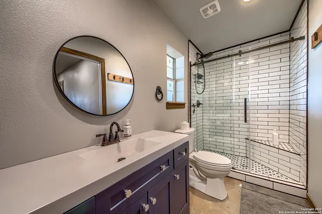 $1,049,000 | 240 Glory Lane, Marion, TX 78124