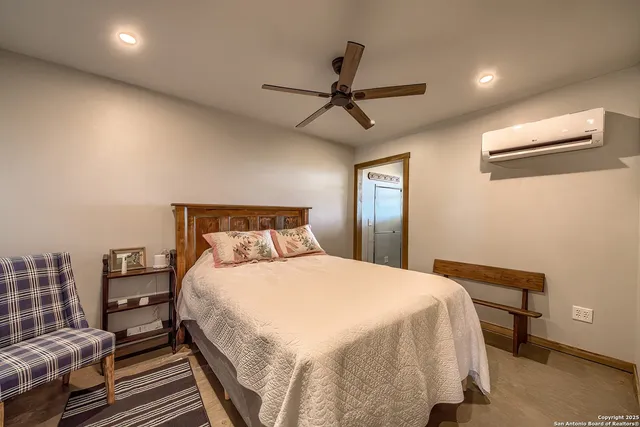 $1,049,000 | 240 Glory Lane, Marion, TX 78124