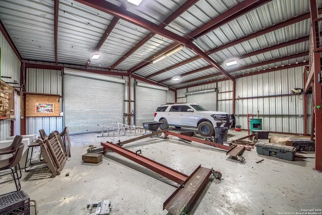 $1,049,000 | 240 Glory Lane, Marion, TX 78124