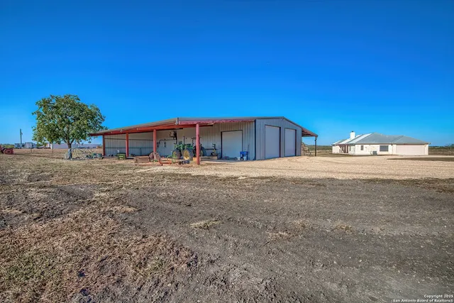 $1,049,000 | 240 Glory Lane, Marion, TX 78124