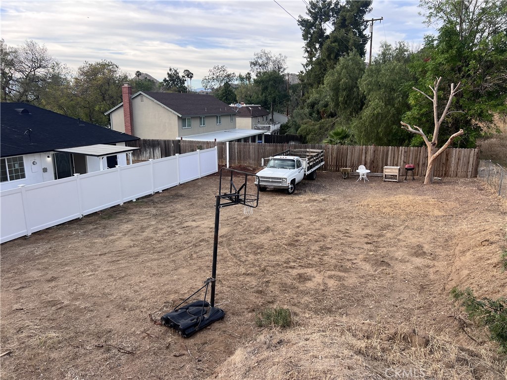 195 Masters Avenue Riverside, CA 92507 - Photo 28 of 37