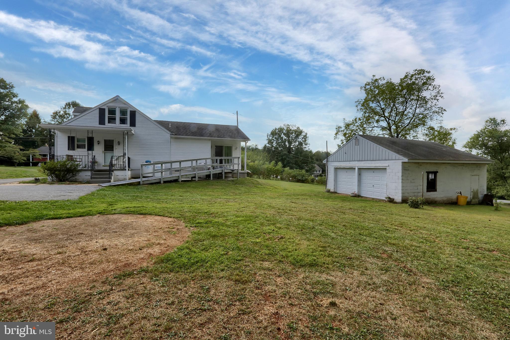 586 Nauvoo Road Lewisberry, PA 17339 - Photo 5 of 35
