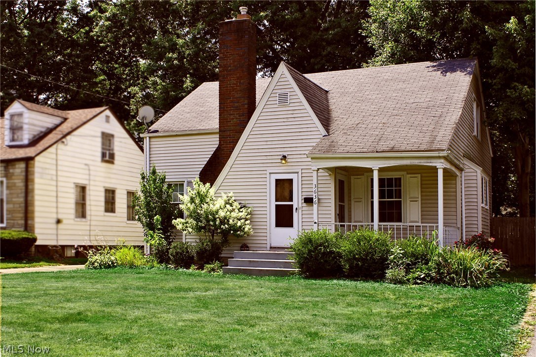 Welcome to 3636 Dover Rd., Youngstown, Ohio. Just a ston's throw from Mill Creek Parks, schools and shopping.