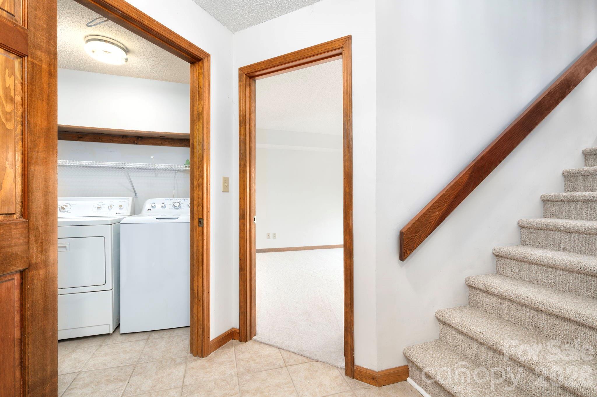 4 Zachary Ridge Road Asheville, NC 28804 - Photo 29 of 38