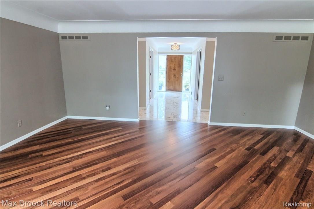 31015 Rivers Edge Court Franklin, MI 48025 - Photo 9 of 31 Great_Room_2nd_View.jpg