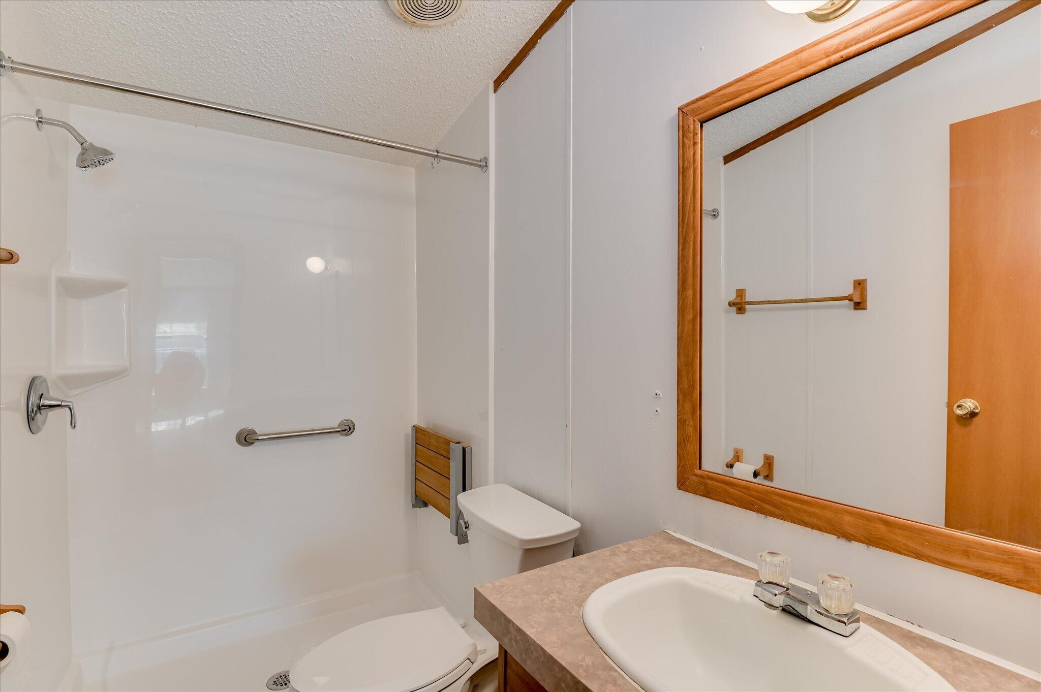 3440 Smith Road Blythe, GA 30805 - Photo 26 of 32 Hall bathroom with new shower