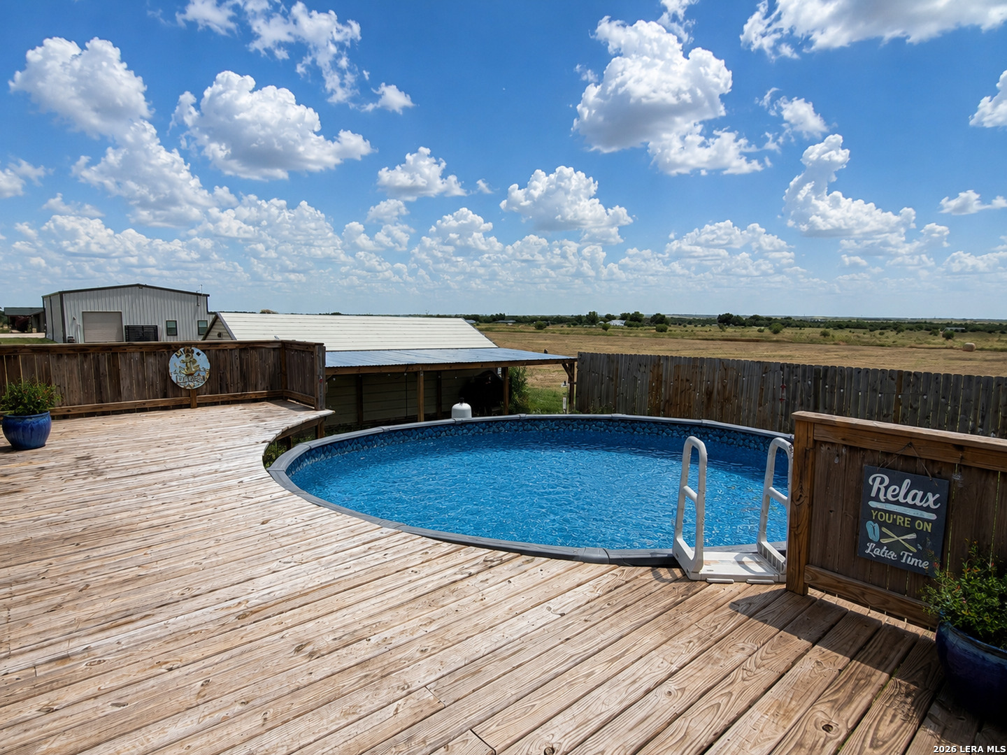 7002 County Road 4514 Devine, TX 78016 - Photo 4 of 24