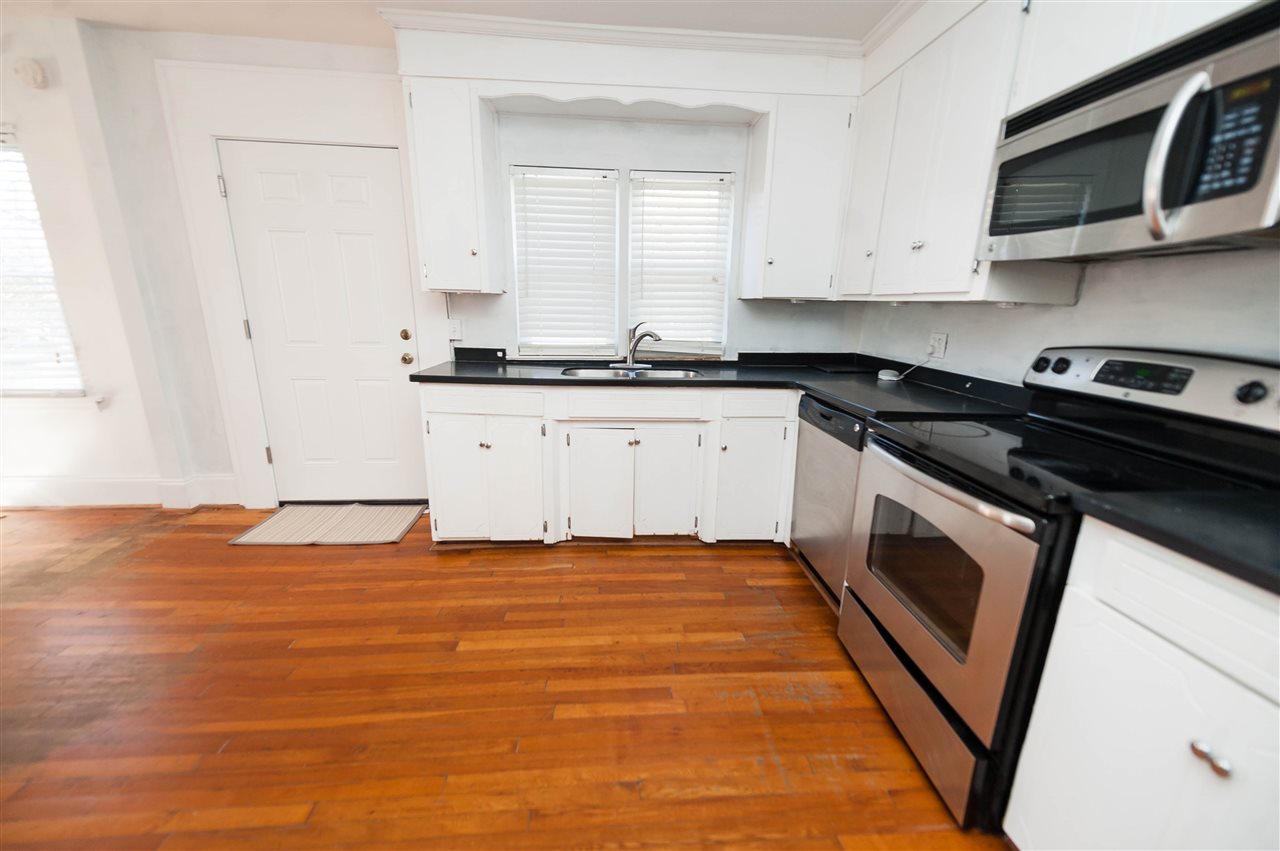 170 Main Street Converse, SC 29329 - Photo 8 of 35 Kitchen