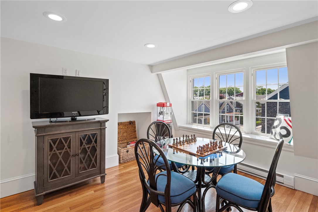 359 Spring Street Newport, RI 02840 - Photo 15 of 30