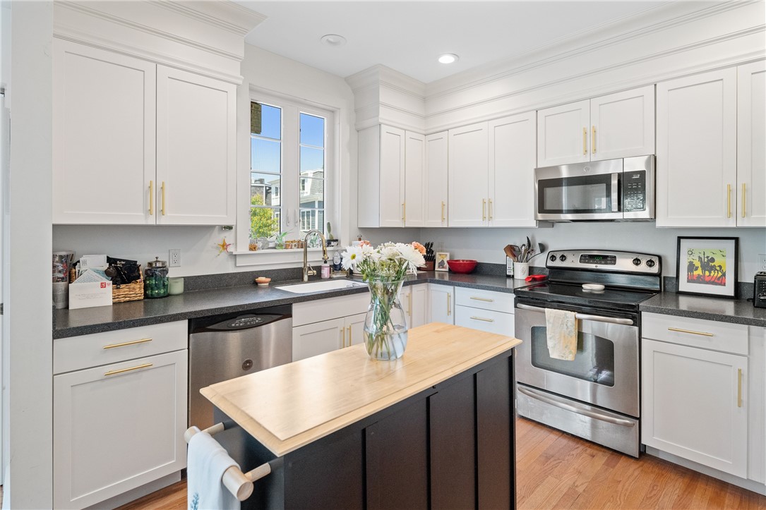 359 Spring Street Newport, RI 02840 - Photo 20 of 30