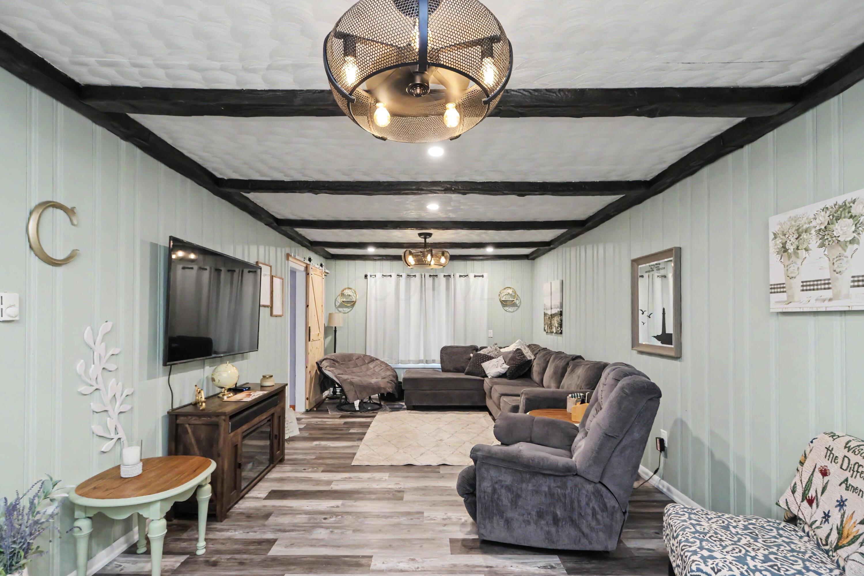 1812 Base Line Road West Plymouth, OH 44865 - Photo 4 of 43 2A5A9438
