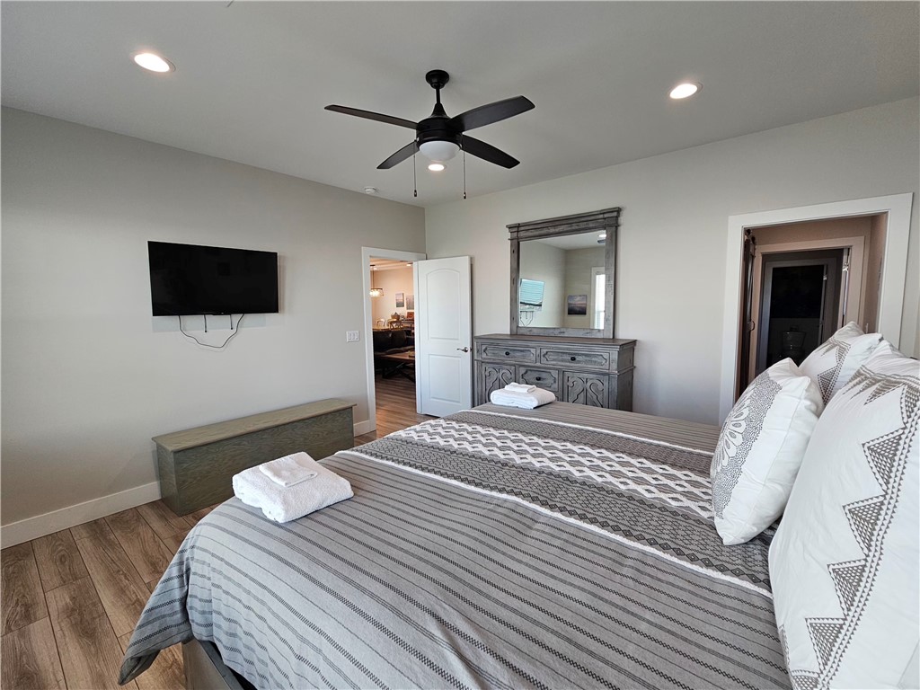122 Ridge Harbor Drive Rockport, TX 78382 - Photo 24 of 34 Primary bedroom
