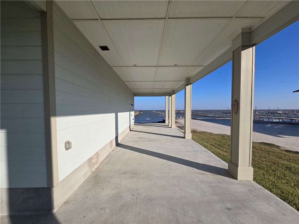 122 Ridge Harbor Drive Rockport, TX 78382 - Photo 3 of 34