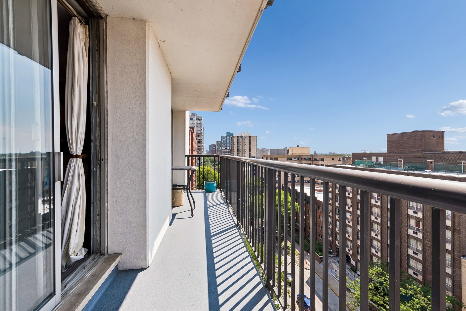 5855 North Sheridan Road, Unit 11J Chicago, IL 60660 - Photo 13 of 20 Gallery Image 13